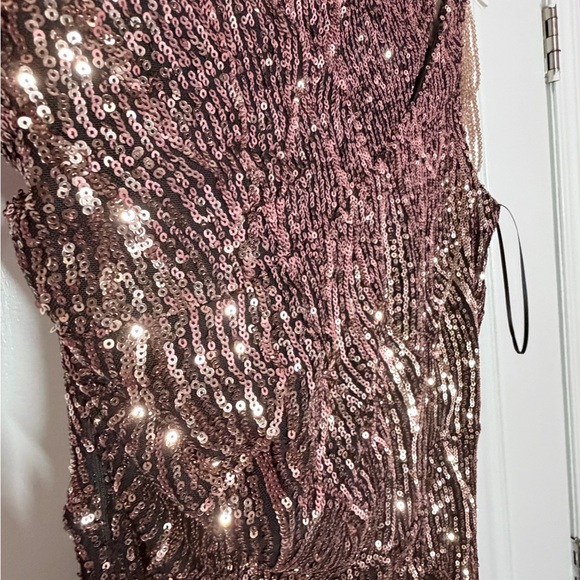 😍Fashion Nova One Shoulder Sequin Dress - Black and Silver - Picture 6 of 7